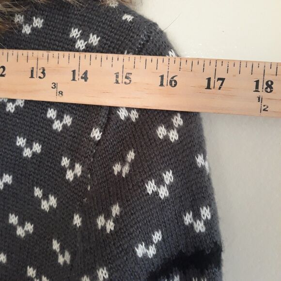 Roommates Hooded Faux Fur Trim Sweater Large Gray White Reindeer Winter Theme - Picture 3 of 9